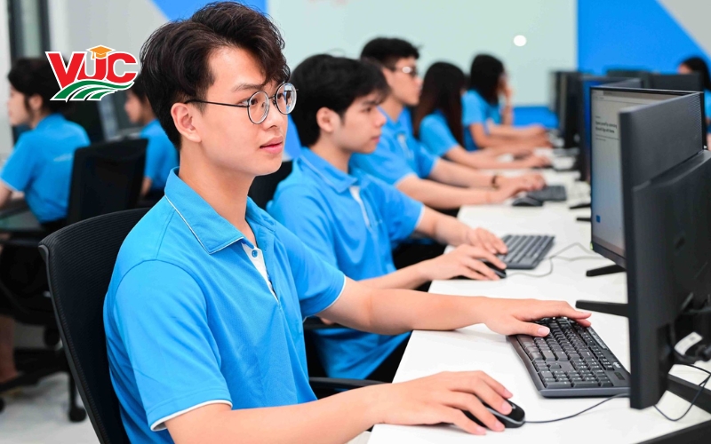 Mục tiêu đào tạo Trung cấp Công nghệ thông tin