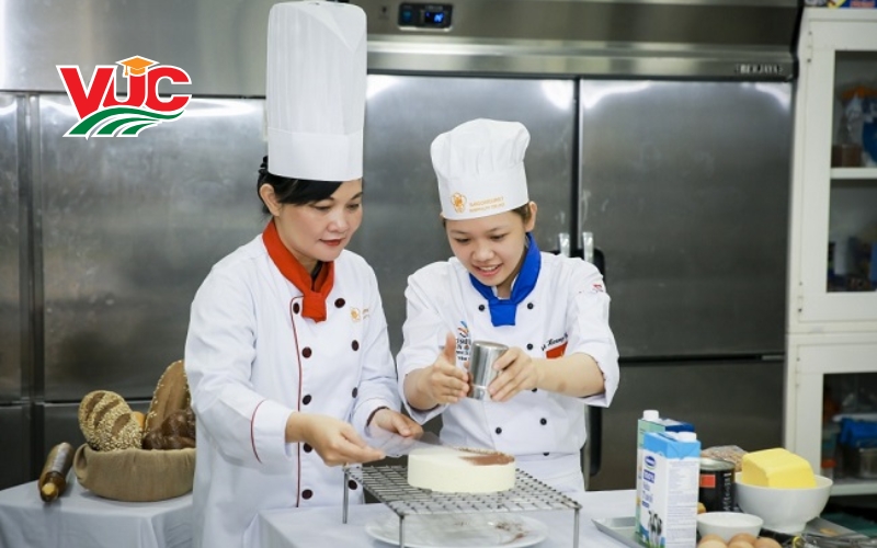 Mục tiêu đào tạo ngành Kỹ thuật chế biến món ăn từ xa