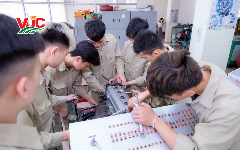 Tạo cơ hội việc làm tại các doanh nghiệp ô tô