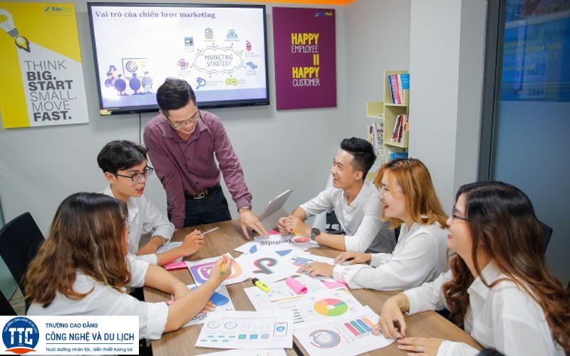 Những ưu điểm khi học ngành Marketing hệ 9+