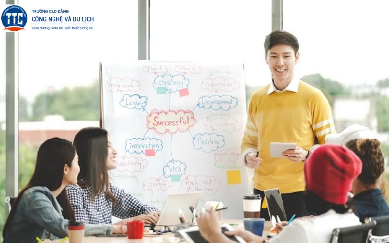 Ưu điểm khi học ngành Marketing hệ 9+