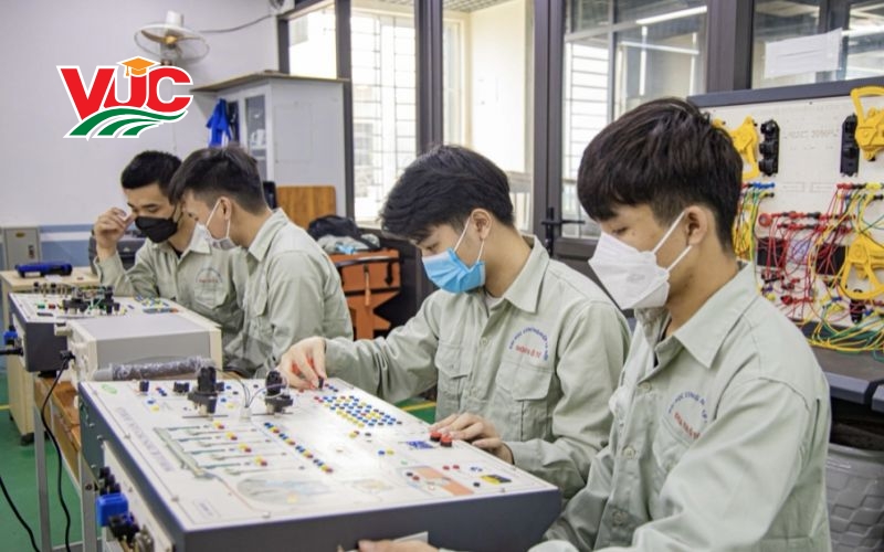 Học Điện công nghiệp và dân dụng hệ 9+ từ xa - Chương trình đào tạo chất lượng cao