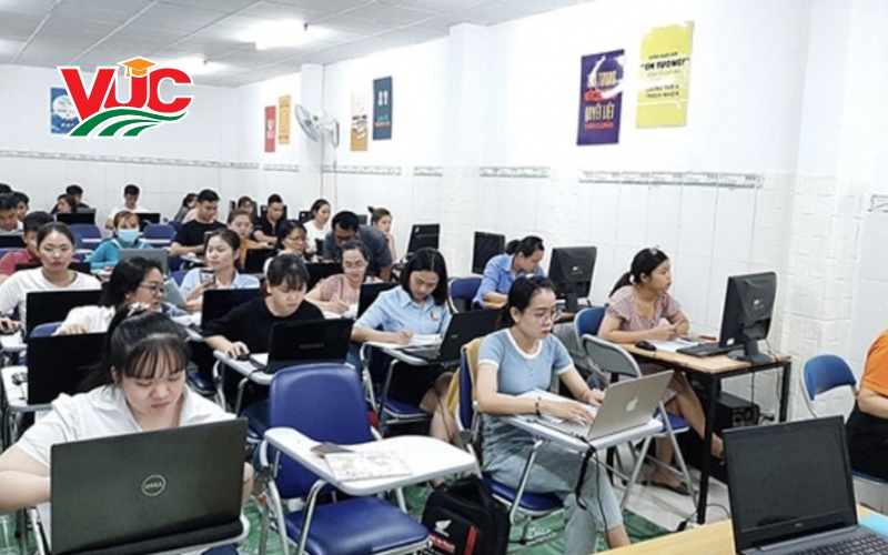 Học Trung cấp nghề Kế toán cấp tốc - Chương trình đào tạo chất lượng cao