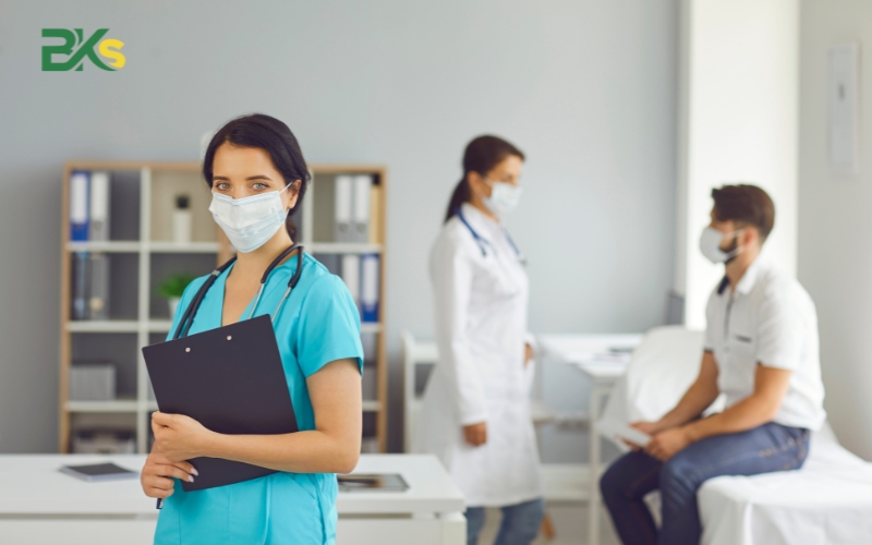 đào tạo Trung cấp Điều dưỡng hệ trực tuyến