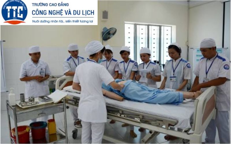 Học Cao đẳng Y sĩ đa khoa hệ trực tuyến - Học linh hoạt - Thời gian đào tạo ngắn