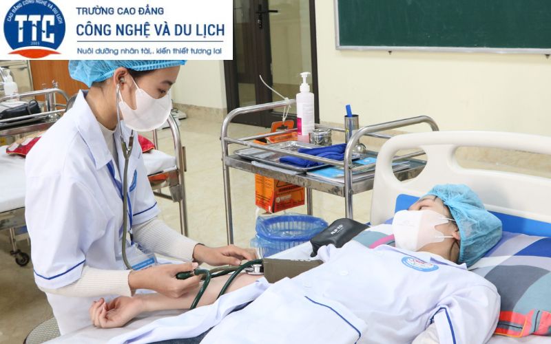 Mục tiêu đào tạo Cao đẳng Y sĩ đa khoa hệ trực tuyến