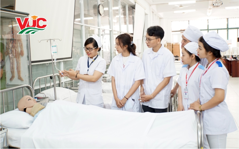 Học từ xa Điều dưỡng học những gì?