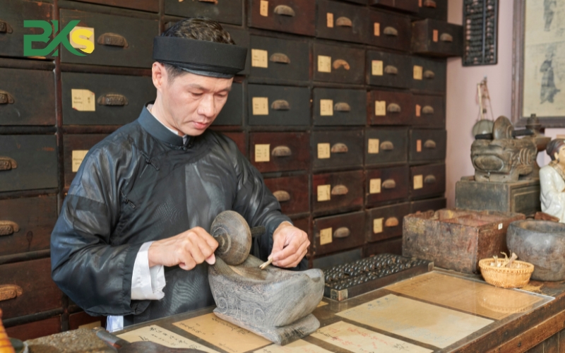 Trung cấp Y học cổ truyền vừa học vừa làm sẽ mang lại cho bạn những cơ hội phát triển nào?