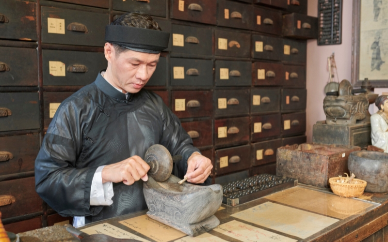 Những ai nên học Trung cấp Y sĩ Y học cổ truyền?
