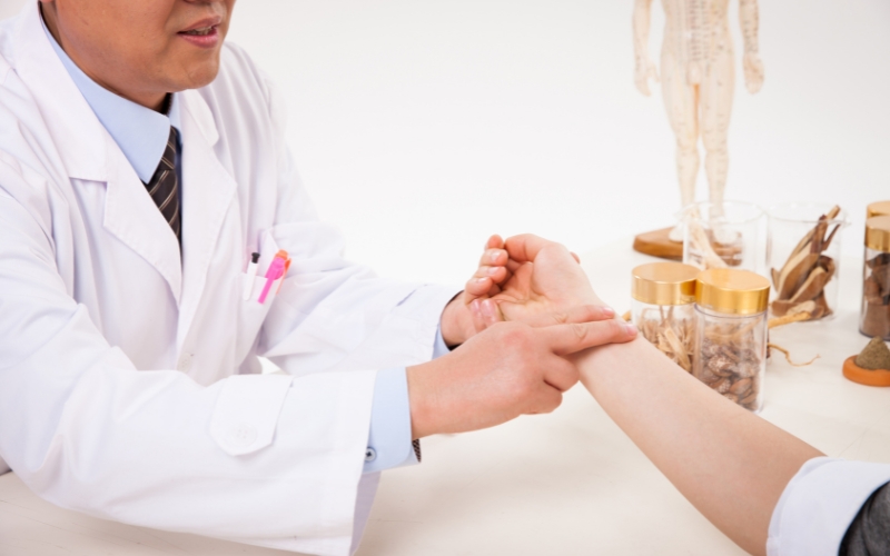 Đối tượng nào có thể học liên thông Cao đẳng Y học cổ truyền?