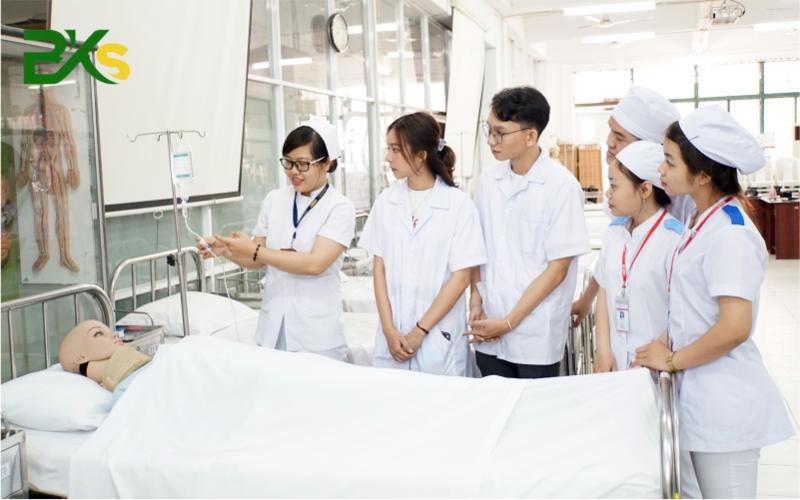 Thời gian học Cao đẳng Điều dưỡng bao lâu?