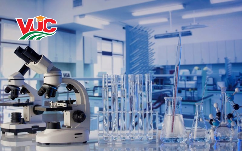 Có nên học Trung cấp Dược không?