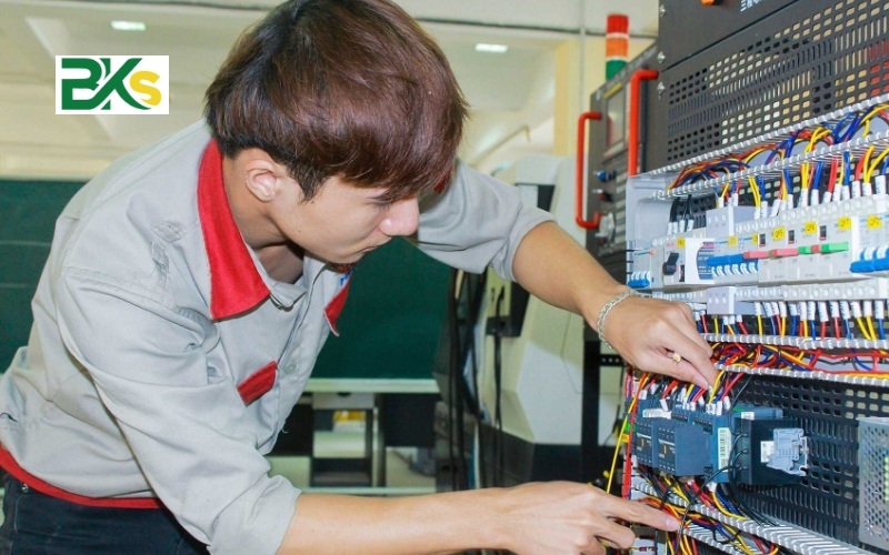 Trung cấp Điện tử công nghiệp