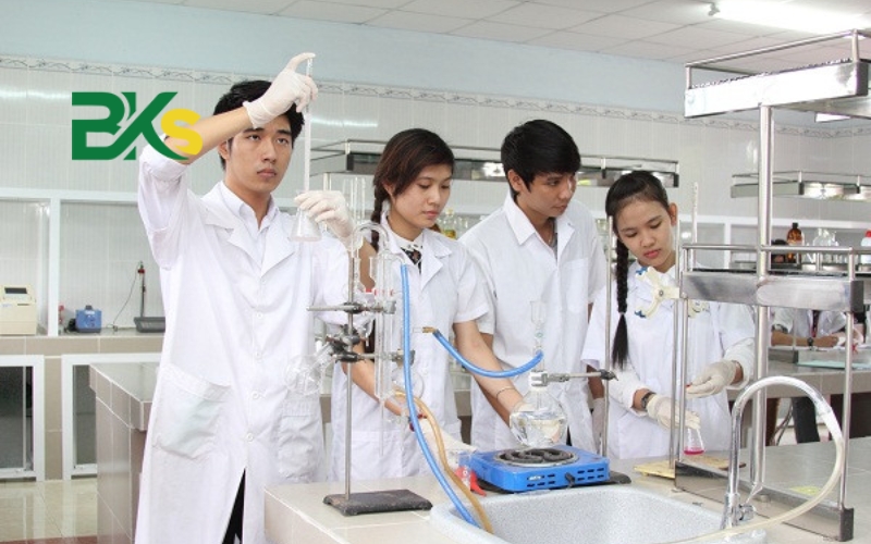 Những lưu ý khi chọn trường Liên thông cao đẳng Dược