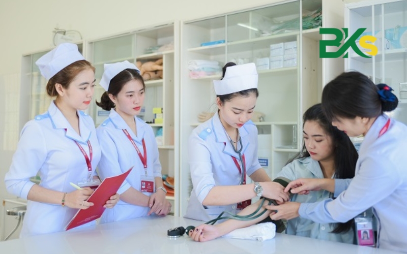 Tìm hiểu về Cao đẳng Y sĩ đa khoa