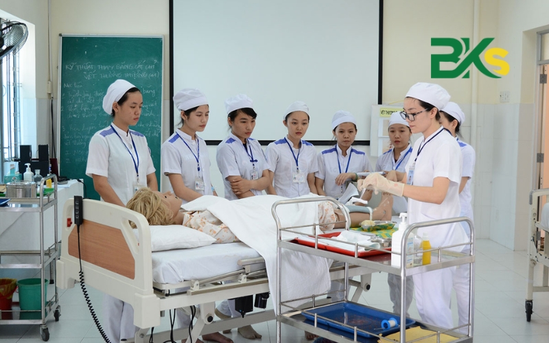 Ưu điểm khi học Cao đẳng y sĩ đa khoa