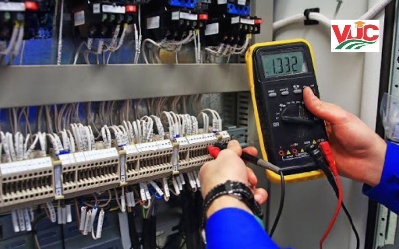 Giá trị bằng tốt nghiệp khi học Cao đẳng Điện công nghiệp tại VUC