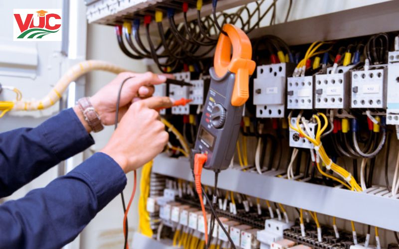 Vì sao nói học phí Cao đẳng Điện công nghiệp không đắt?