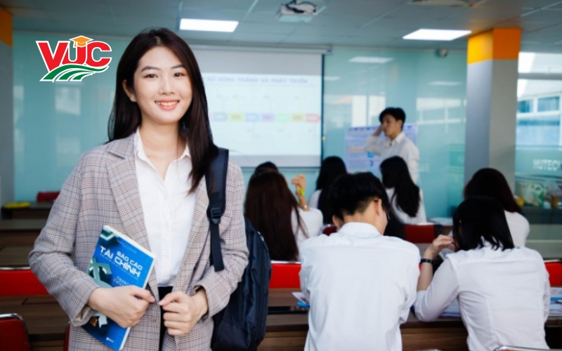 Ai nên học văn bằng 2 Quản trị kinh doanh từ xa?