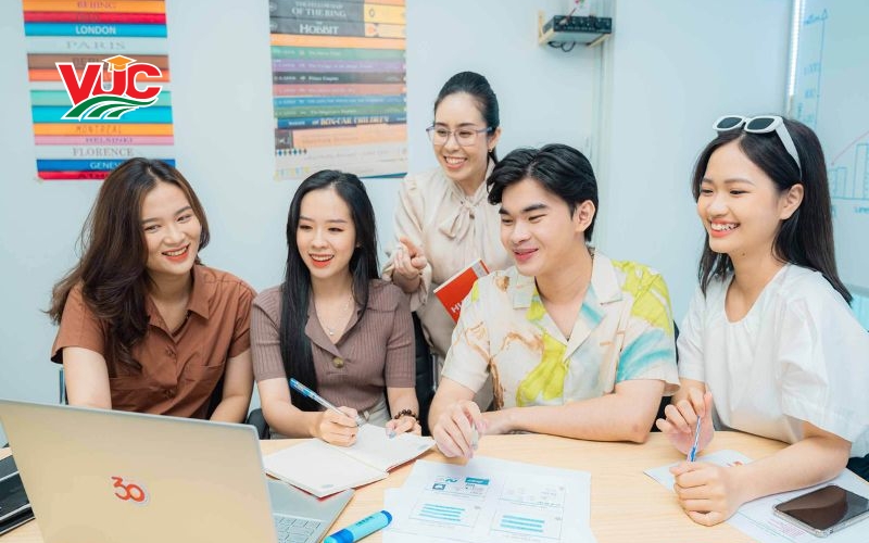 Thông tin tuyển sinh Trung cấp Quản trị kinh doanh cấp tốc