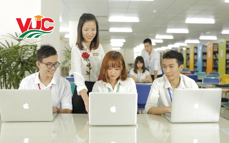 Thông tin tuyển sinh Trung cấp Tiếng Anh online