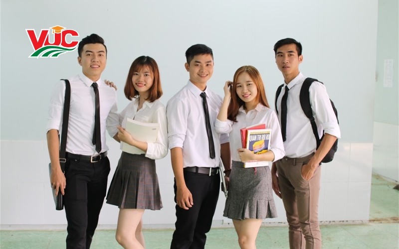 Thông tin tuyển sinh văn bằng 2 Quản trị kinh doanh từ xa