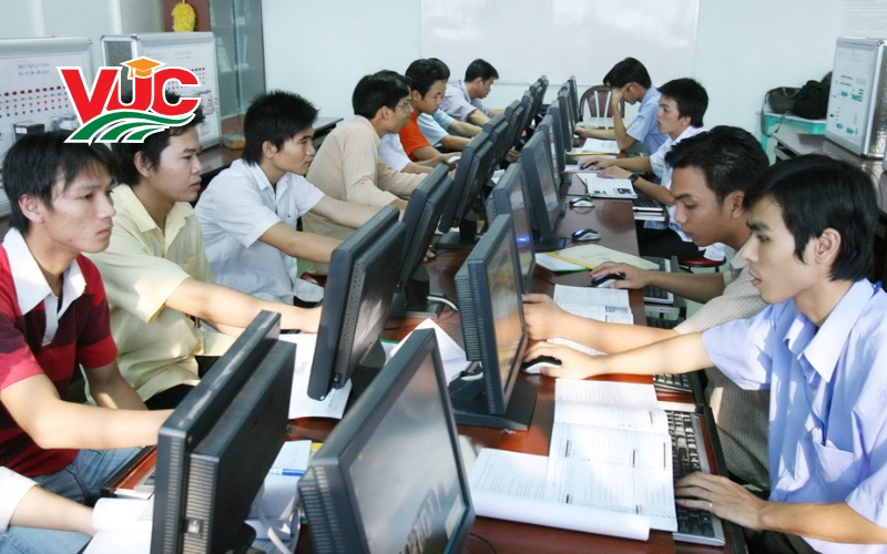 Học Trung cấp công nghệ thông tin tại VUC