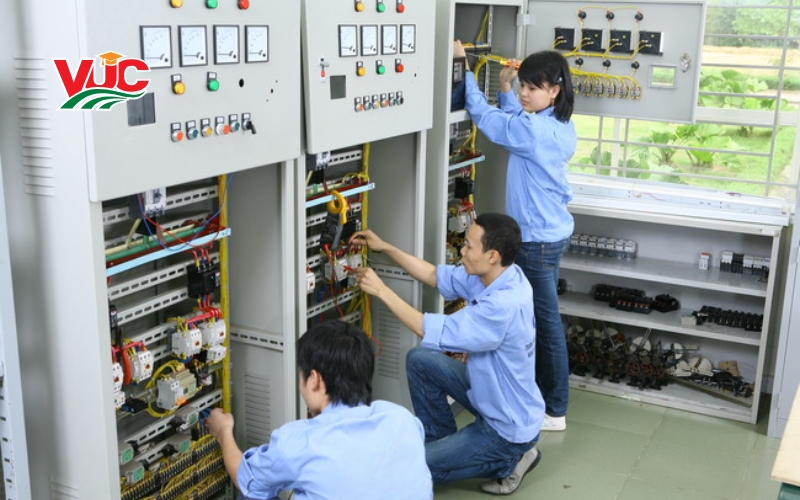 Thông tin tuyển sinh Trung cấp Điện Công nghiệp Dân dụng cấp tốc