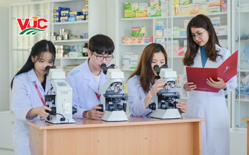 Học Trung cấp Dược từ xa ở đâu uy tín?