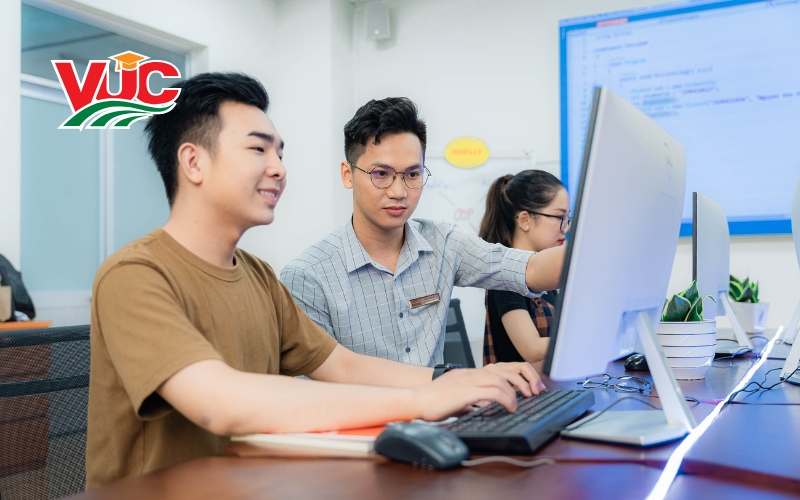 Thời gian học Trung cấp Công nghệ Thông tin