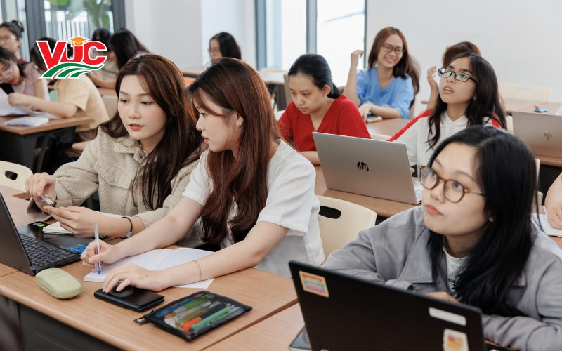 Thời gian học Trung cấp Kế toán doanh nghiệp cấp tốc là bao lâu?