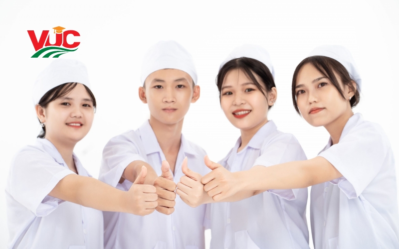 Chương trình học Trung cấp Điều dưỡng cấp tốc tại VUC