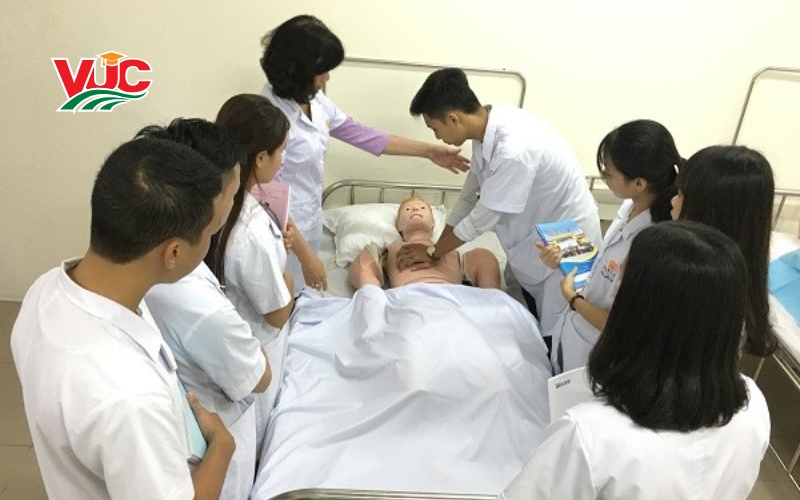 Tổng quan về Trung cấp Y sĩ đa khoa cấp tốc