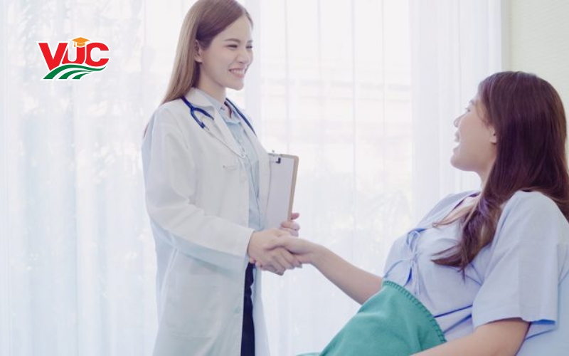 Học Trung cấp Điều dưỡng chính quy tại VUC có gì khác biệt?