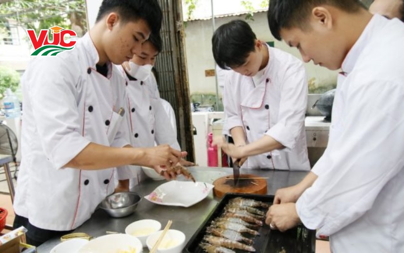 Trung cấp Kỹ thuật chế biến món ăn cấp tốc