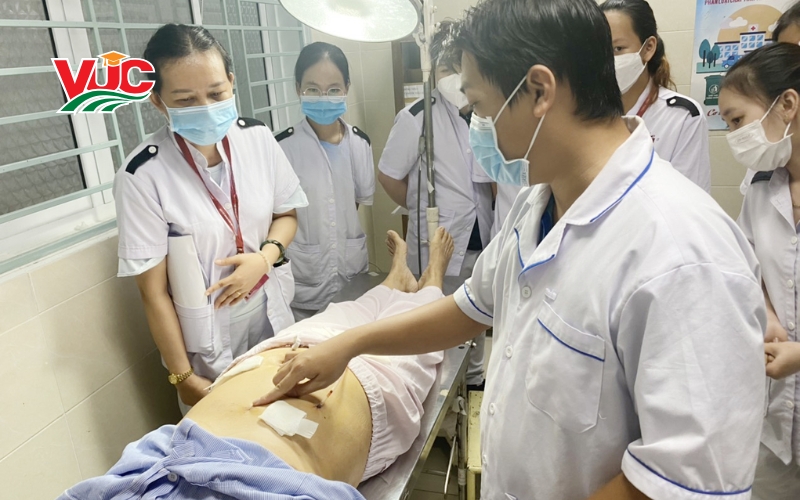 Lý do phải học Trung cấp Y sĩ đa khoa chính quy ngay bây giờ