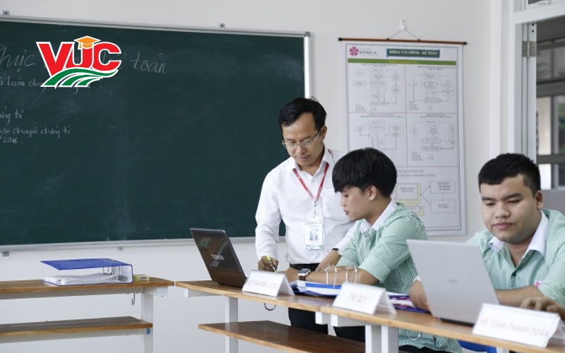 Học phí Trung cấp Kế toán doanh nghiệp tại VUC