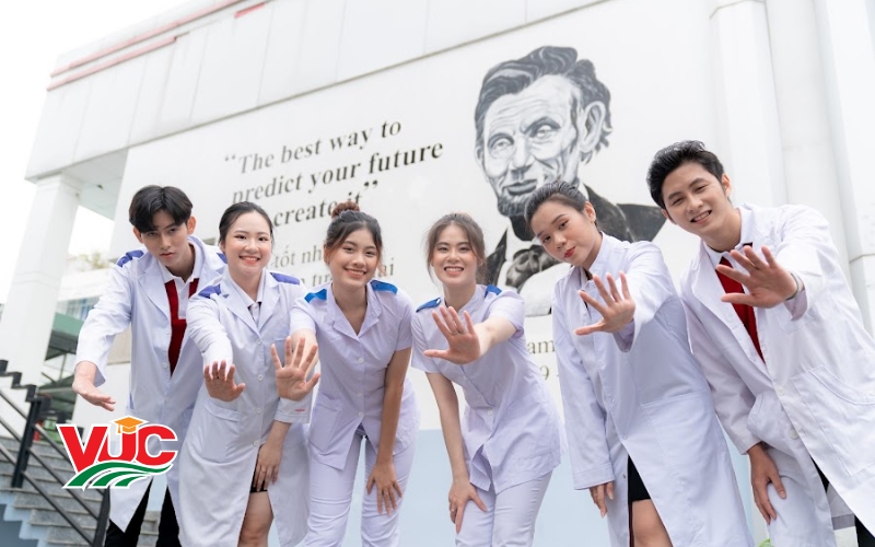 Thông tin tuyển sinh Trung cấp Y học cổ truyền online tại VUC