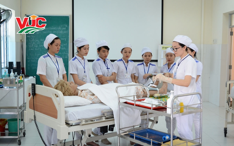 Thông tin tuyển sinh Trung cấp Y sĩ đa khoa cấp tốc