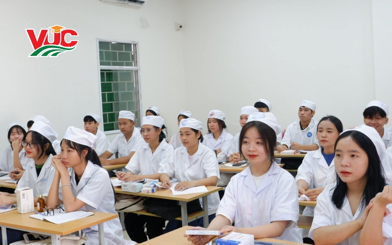 Các tiêu chí đánh giá đâu là trường Trung cấp Y sĩ đa khoa uy tín?