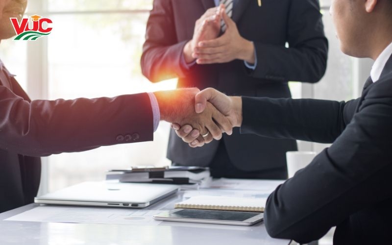 Học Trung cấp Quản trị doanh nghiệp vừa và nhỏ online bao lâu có bằng?