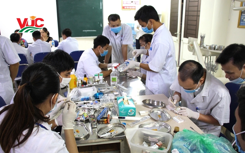 Học từ xa Trung cấp Điều dưỡng nên học trường nào?