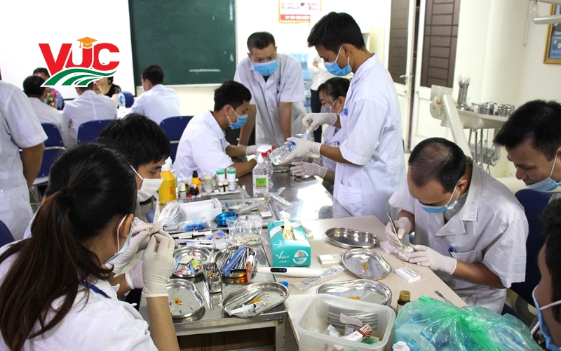 Thời gian và chi phí học Trung cấp Y sĩ đa khoa