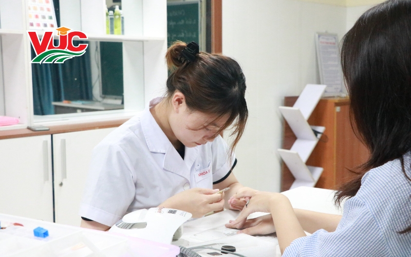 Giải mã Trung cấp Chăm sóc sắc đẹp