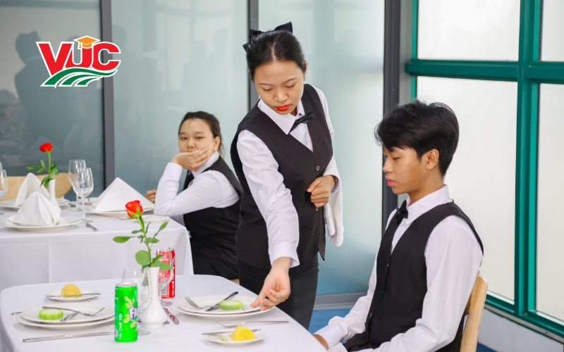 Chương trình khung Trung cấp Nghiệp vụ Nhà hàng
