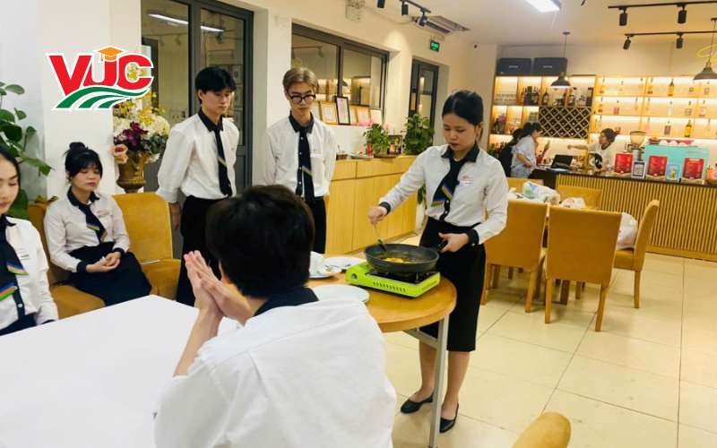 Thông tin tuyển sinh Trung cấp Nghiệp vụ Nhà hàng