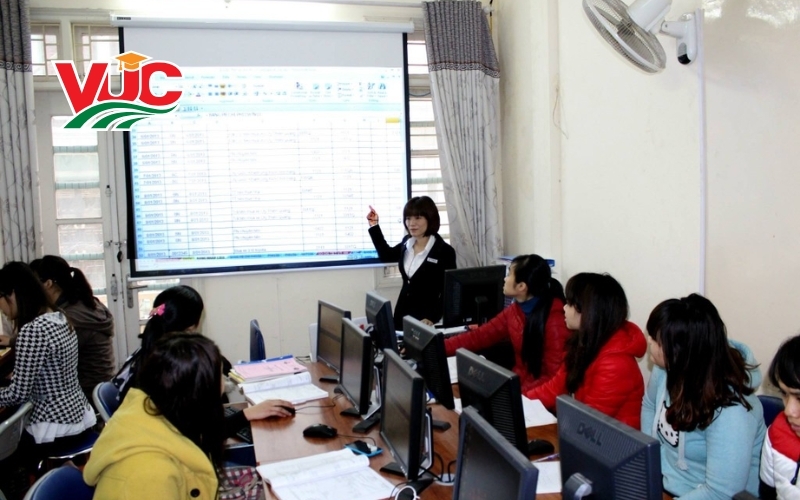 Chương trình khung văn bằng 2 Trung cấp Kế toán online tại VUC
