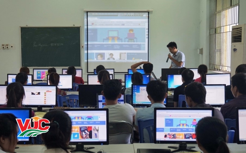 Điểm sáng đào tạo Trung cấp Công nghệ Thông tin trực tuyến tại TPHCM