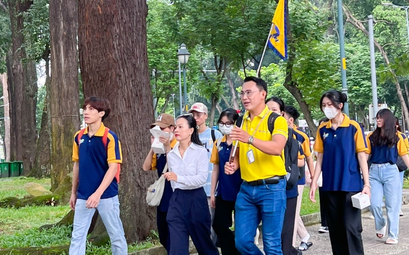 Học hướng dẫn viên du lịch online ở đâu uy tín năm 2026?