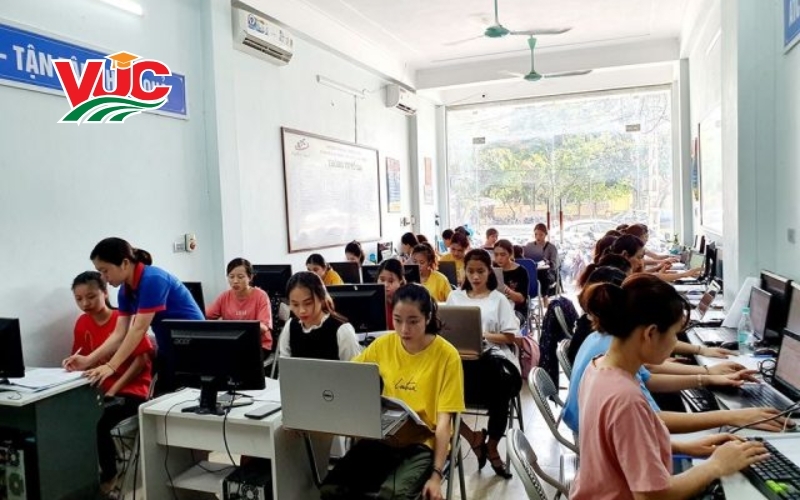 Thông tin tuyển sinh lớp đào tạo Trung cấp Kế toán từ xa